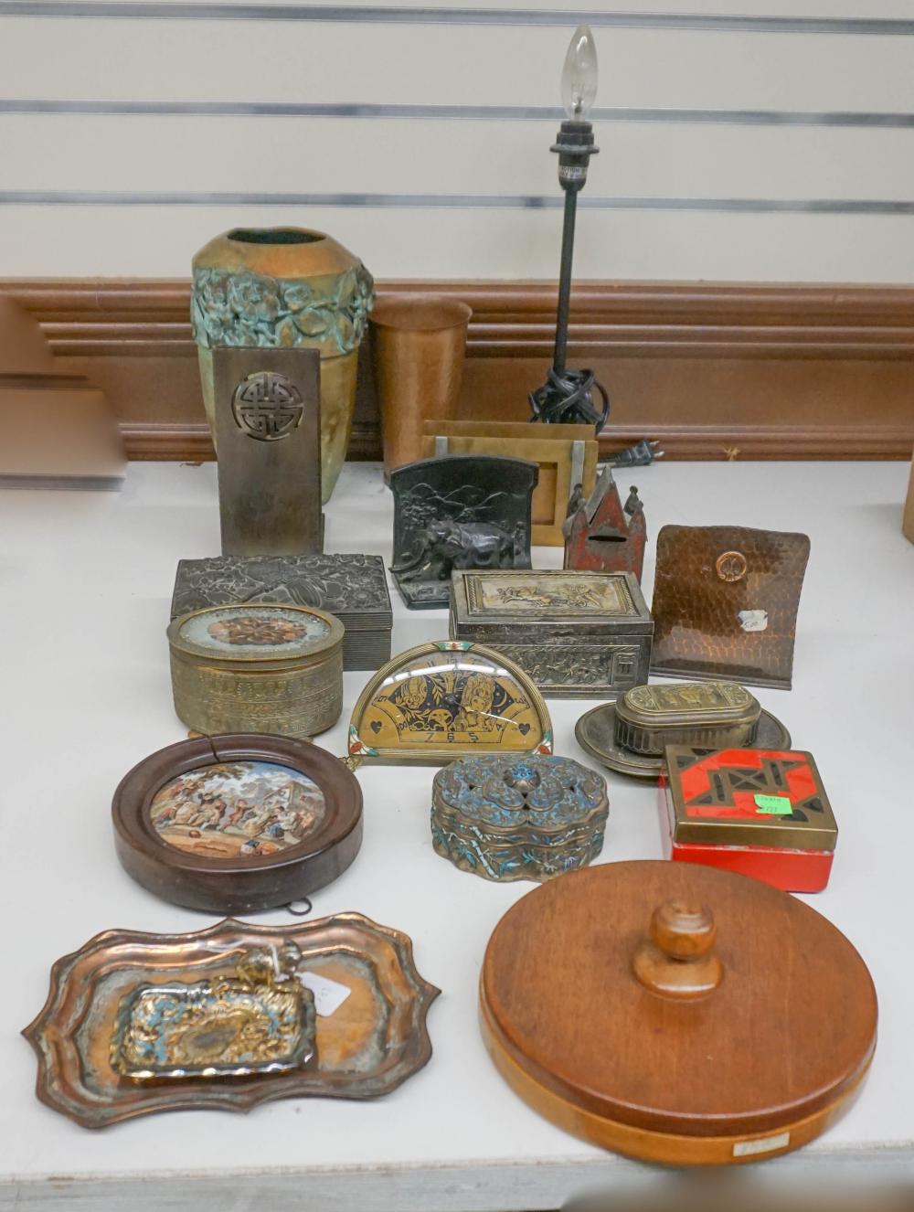 COLLECTION WITH PATINATED METAL,