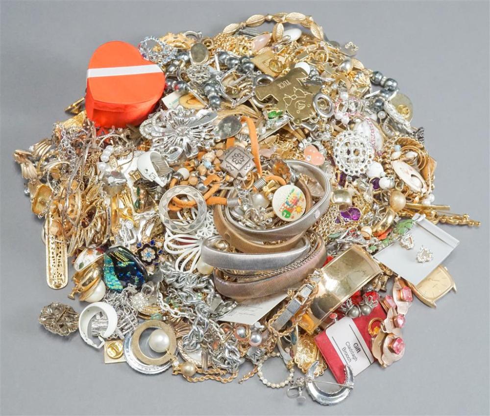 COLLECTION WITH PREDOMINENTLY