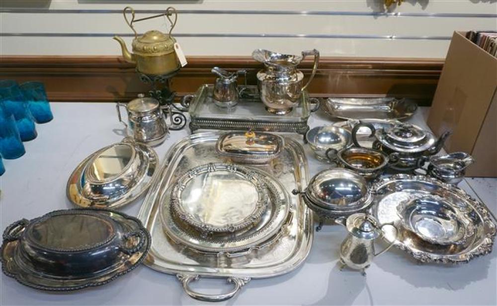 COLLECTION WITH SILVER PLATE