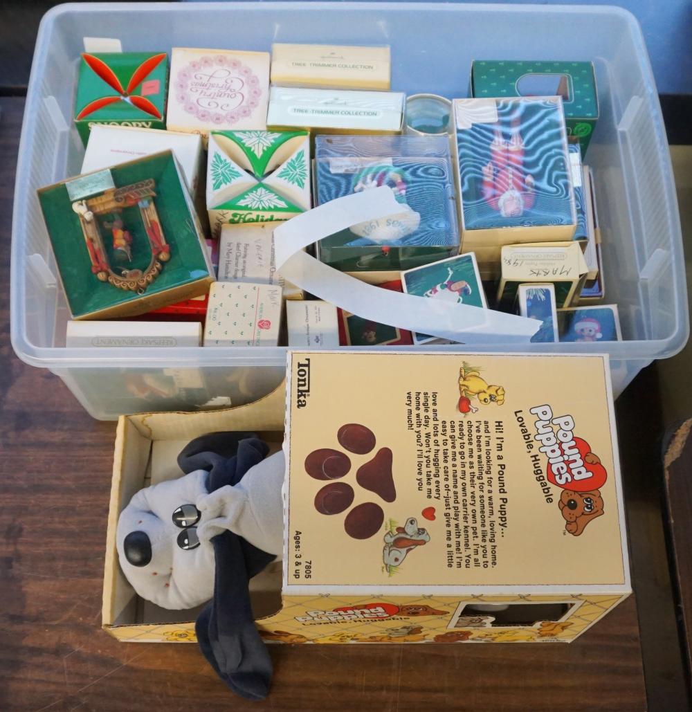 COLLECTION WITH VINTAGE CHRISTMAS