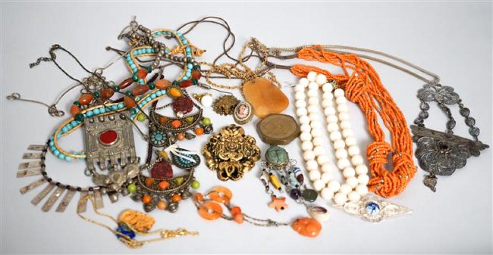 COLLECTION WITH VINTAGE SOUTHEAST