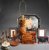 COLLECTION WITH WOOD ARTICLES