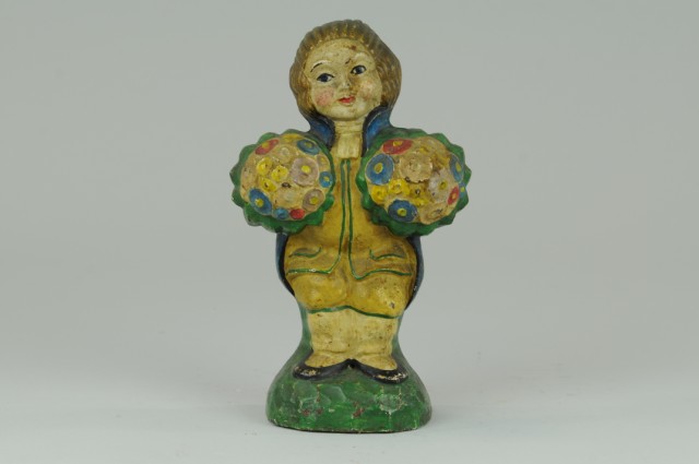 COLONIAL MAN WITH BOUQUETS DOORSTOP