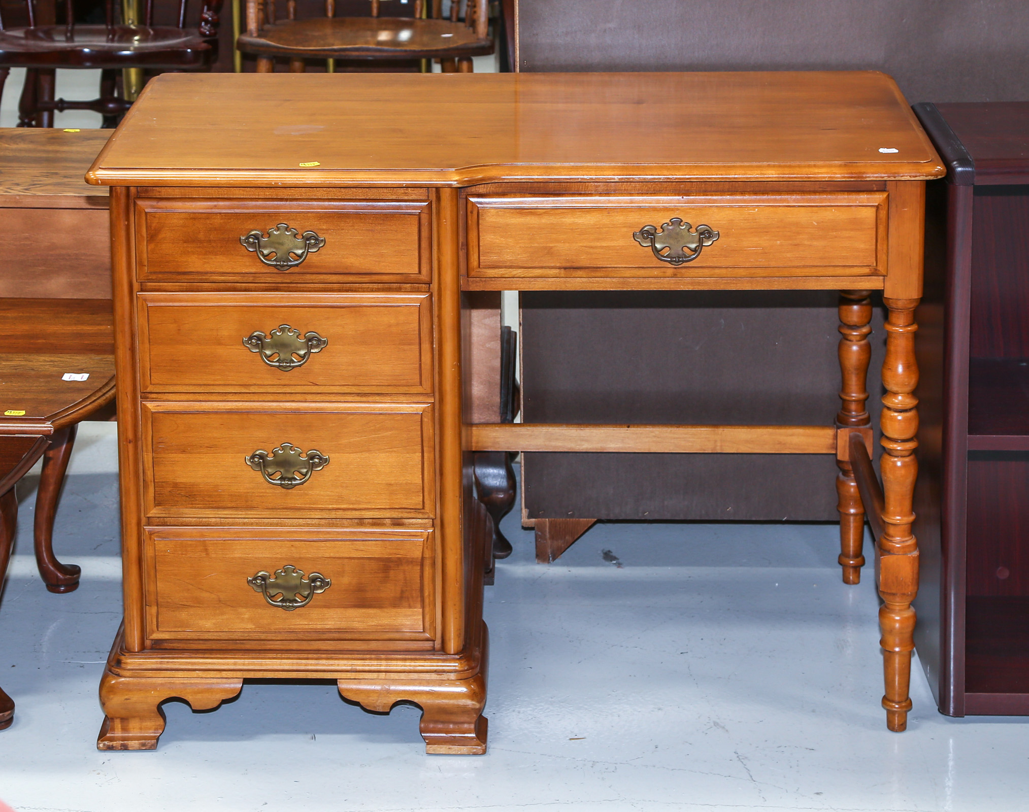 COLONIAL STYLE MAPLE DESK Late 20th