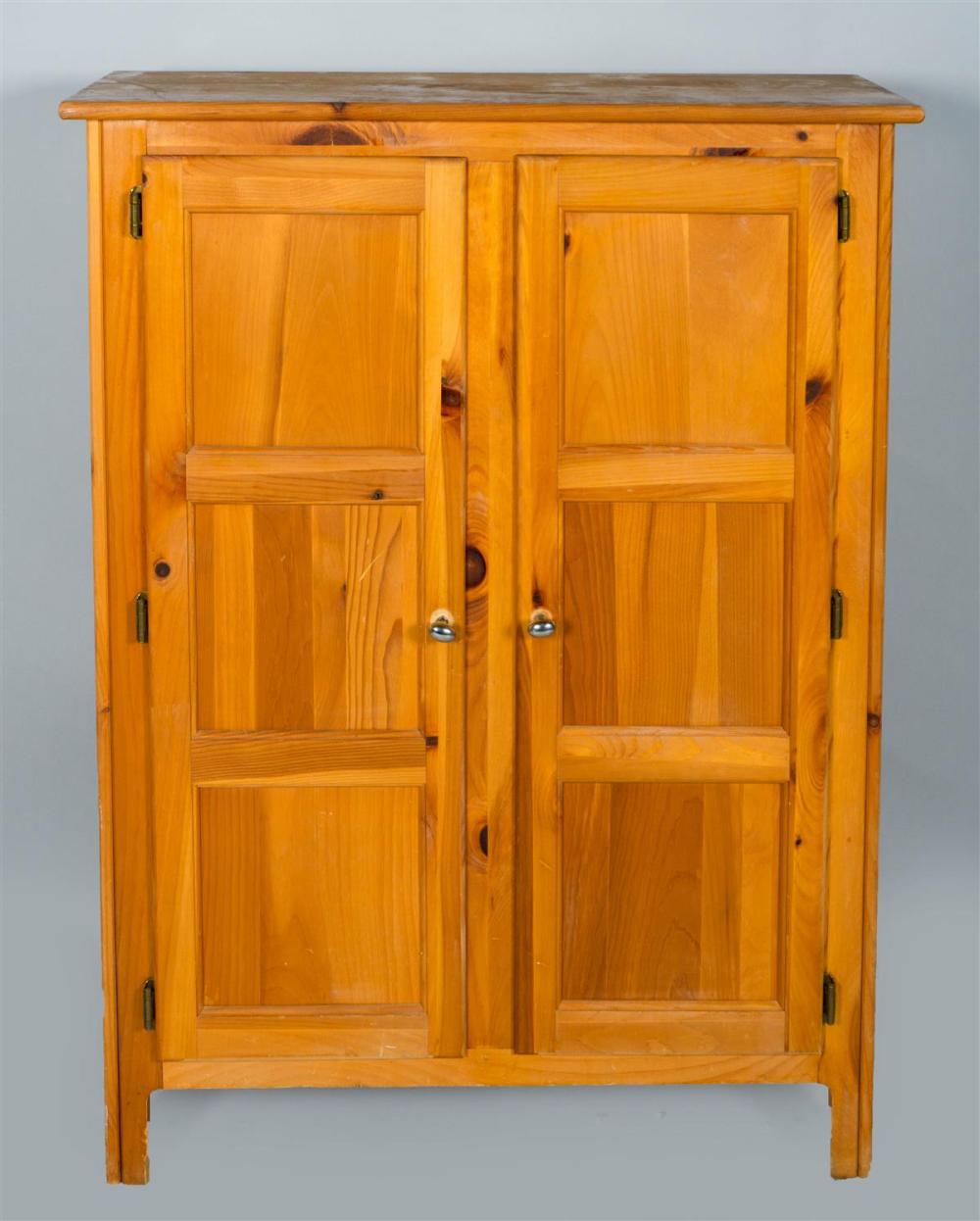 COLONIAL STYLE PINE CABINETCOLONIAL