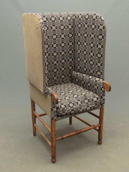 Colonial style wingchair. 24'' Seat