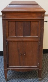 COLUMBIA GRAFONOLA MAHOGANY VI