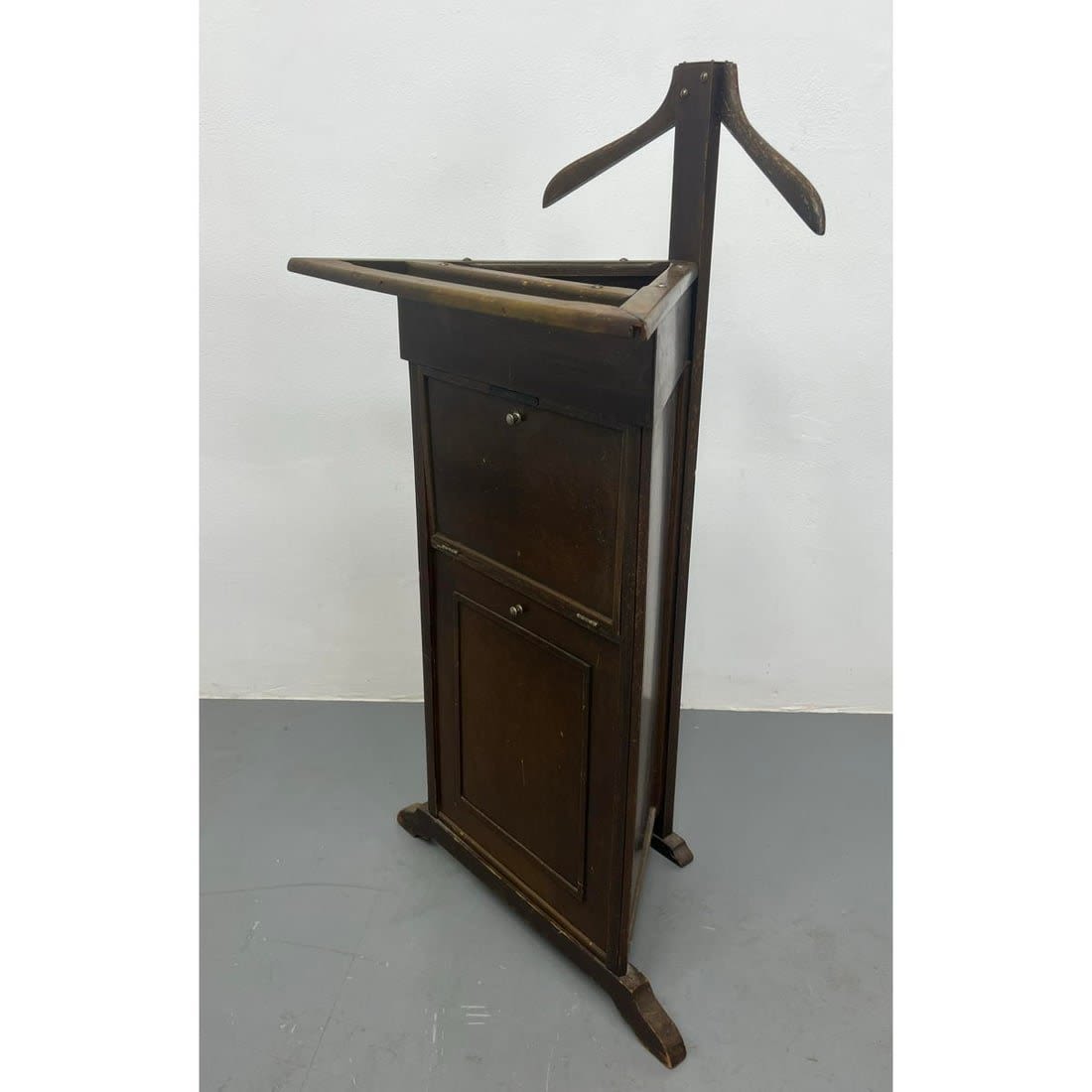 COMPACTOM Vintage Hotel Valet