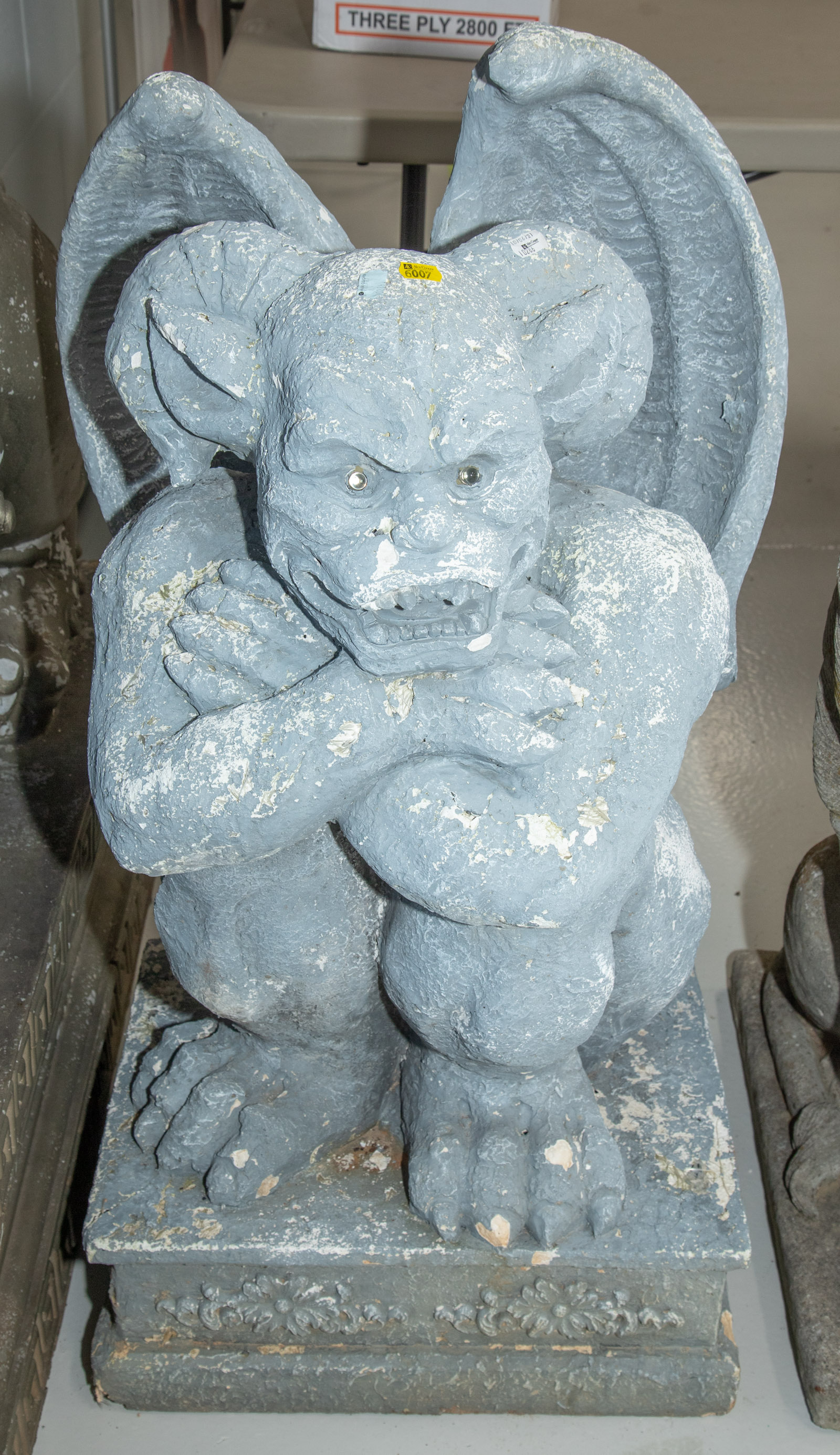 COMPOSITION GARGOYLE GARDEN