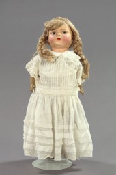 Composition "Mama Doll",  unma