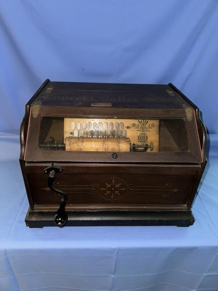 CONCERT ROLLER ORGAN, HAND CRANK,