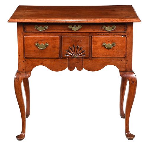 CONNECTICUT QUEEN ANNE CARVED