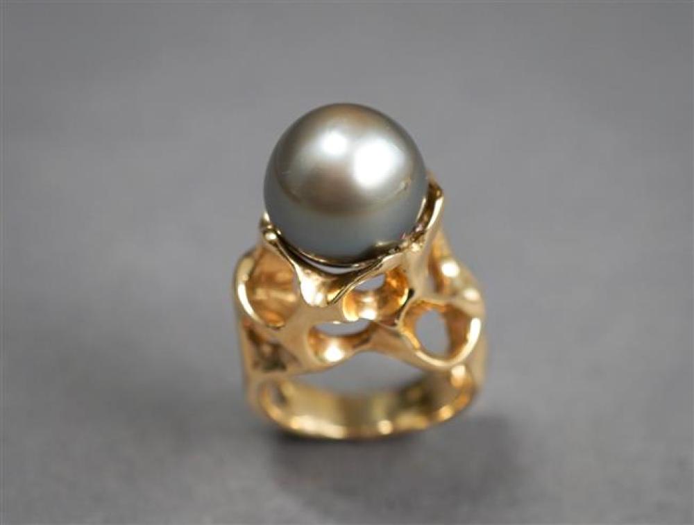 CONTEMPORARY 14-KARAT YELLOW-GOLD