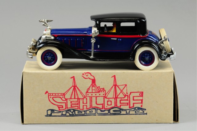 CONTEMPORARY 1930 PACKARD