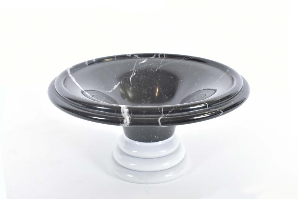 CONTEMPORARY BLACK AND WHITE MARBLE