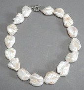 CONTEMPORARY BLISTER PEARL NEC