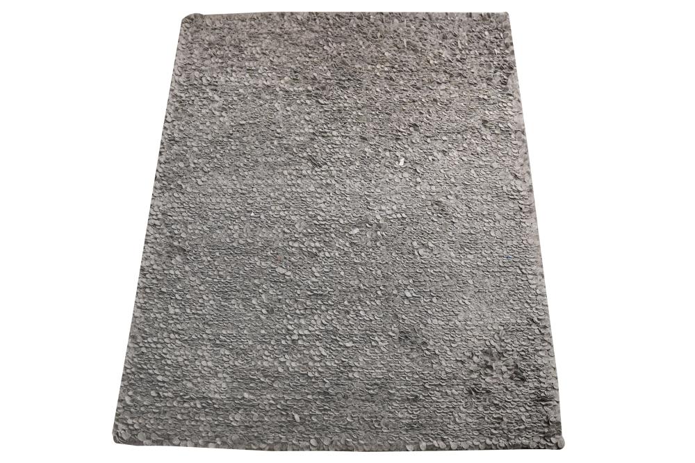CONTEMPORARY CARPETwith sewn circle