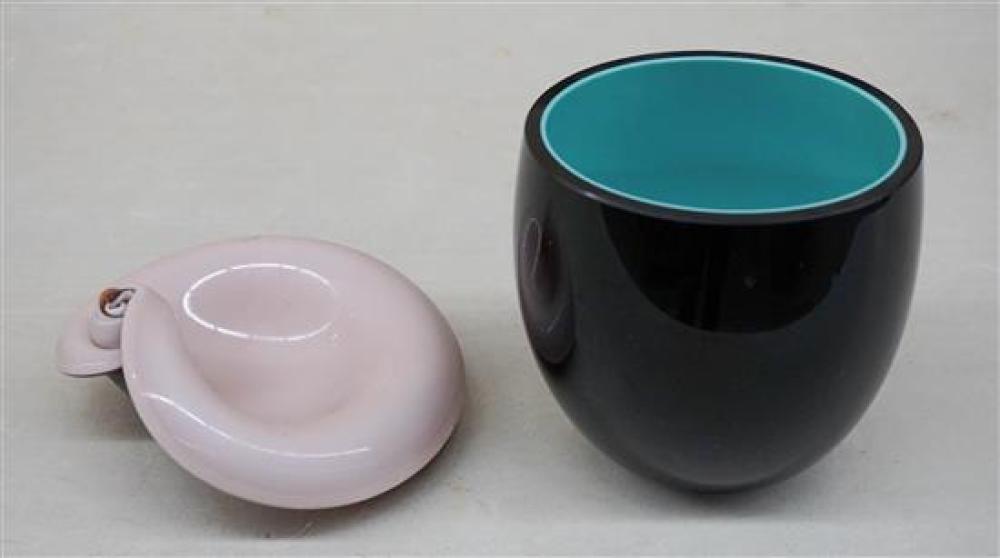 CONTEMPORARY CASED GLASS VASE AND