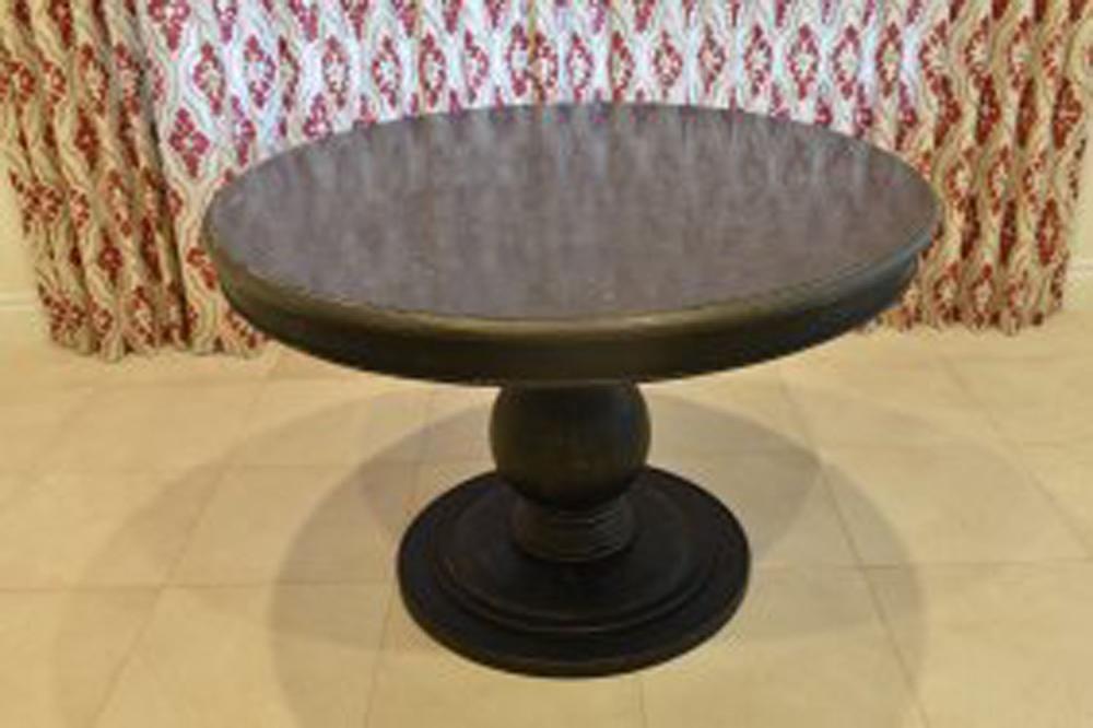 CONTEMPORARY CIRCULAR CENTER