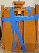 CONTEMPORARY COLLAPSIBLE ARTIS