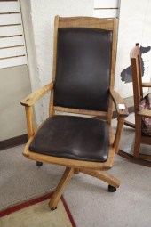 CONTEMPORARY CUSTOM CRAFTED ST