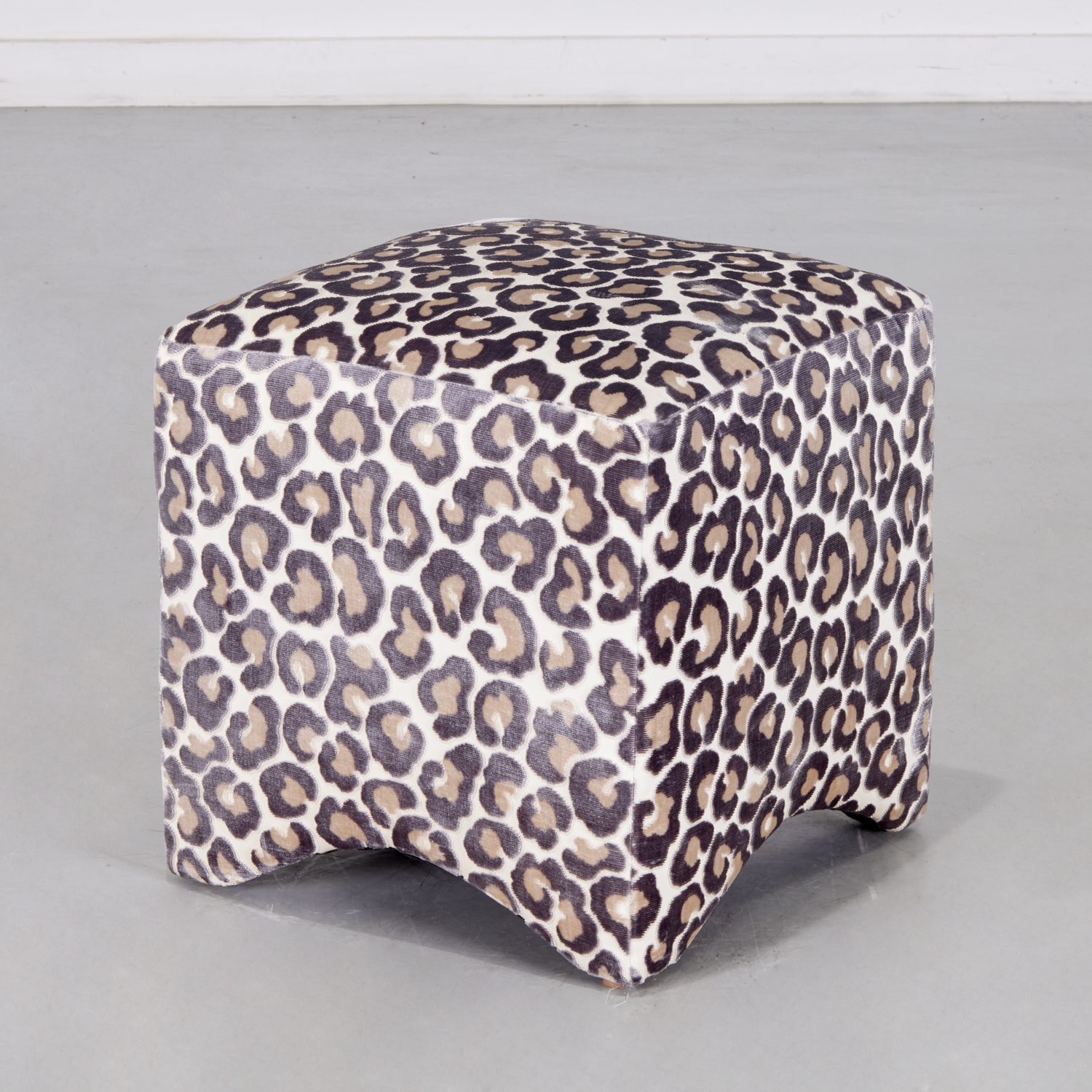CONTEMPORARY DESIGNER LEOPARD PRINT