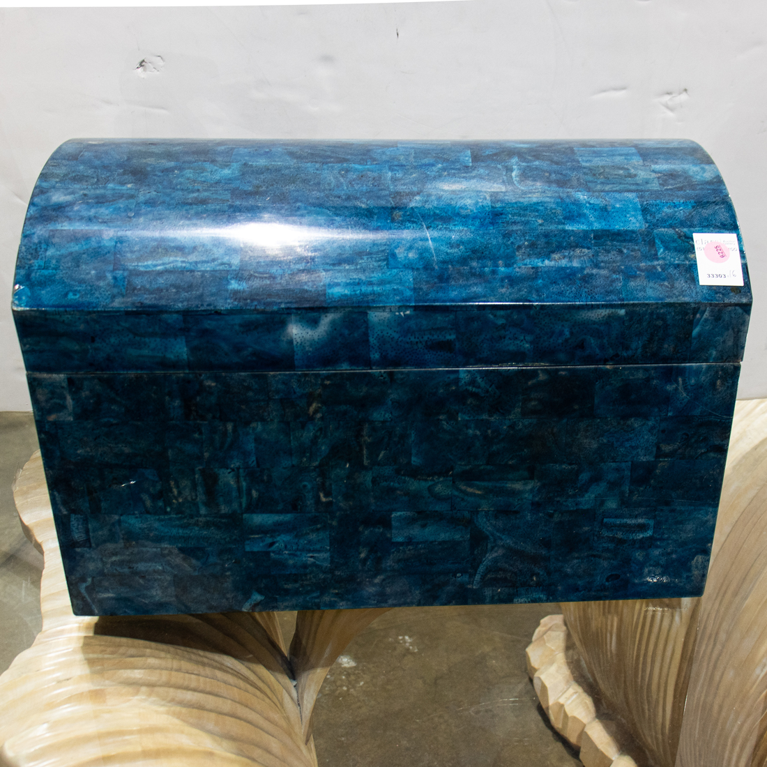 CONTEMPORARY DOME FORM BOX