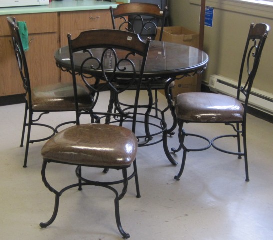 CONTEMPORARY FIVE-PIECE DINETTE SET