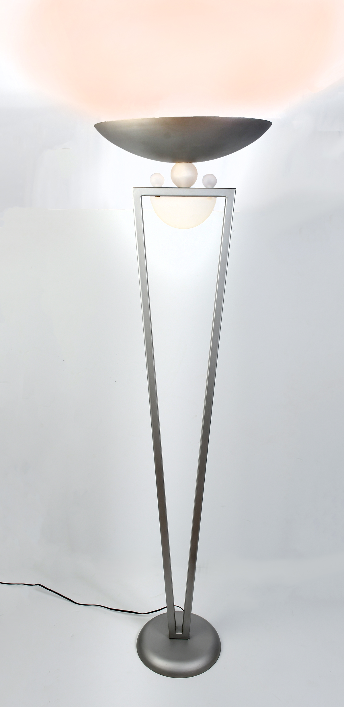 CONTEMPORARY FLOOR LAMP: Grey