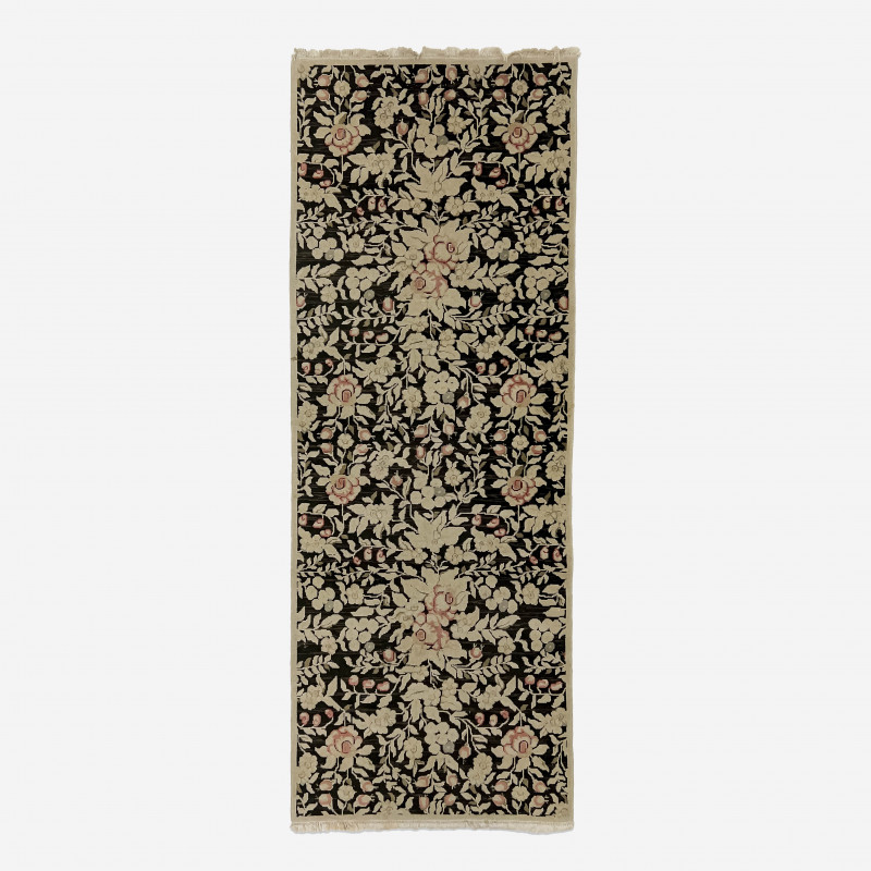 CONTEMPORARY FLORAL HANDMADE RUNNER