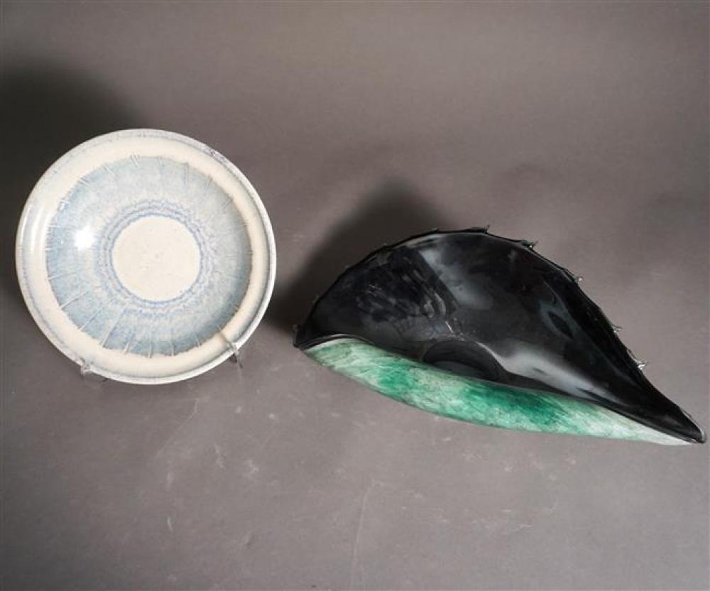 CONTEMPORARY GLASS CENTERPIECE