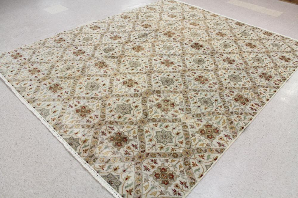 CONTEMPORARY HAND KNOTTED