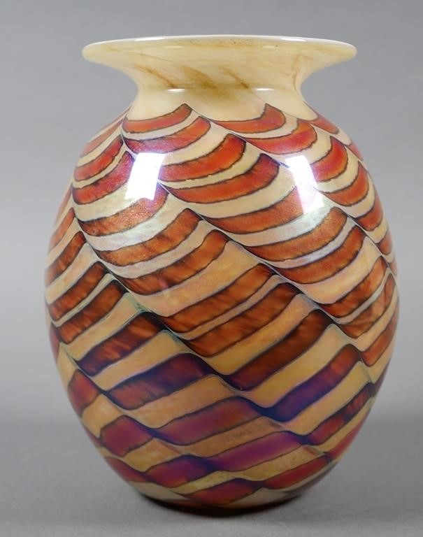 CONTEMPORARY IRIDESCENT ART GLASS