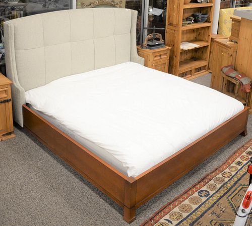 CONTEMPORARY KING SIZE BED HAVING