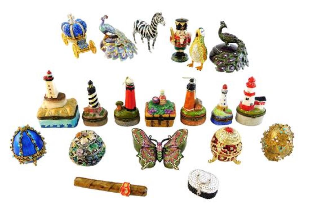 CONTEMPORARY MINIATURE BOXES BY