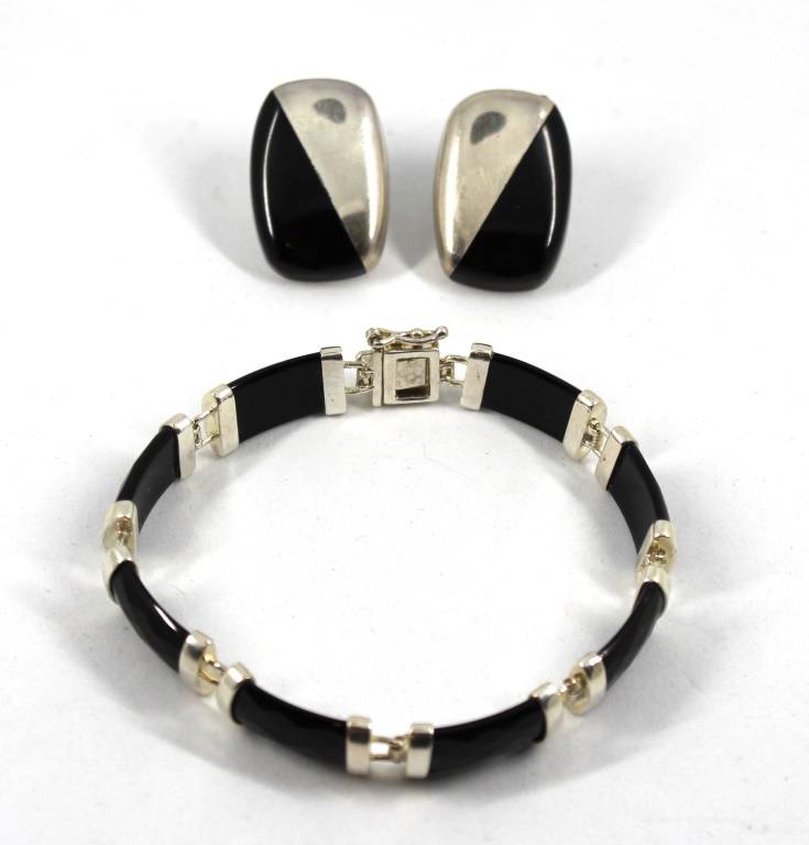 CONTEMPORARY MODERN SILVER &