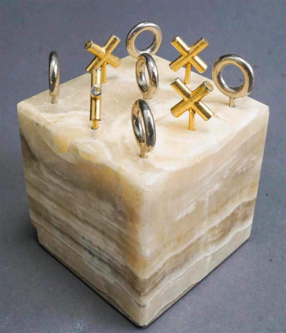 CONTEMPORARY ONYX AND METAL TIC TAC