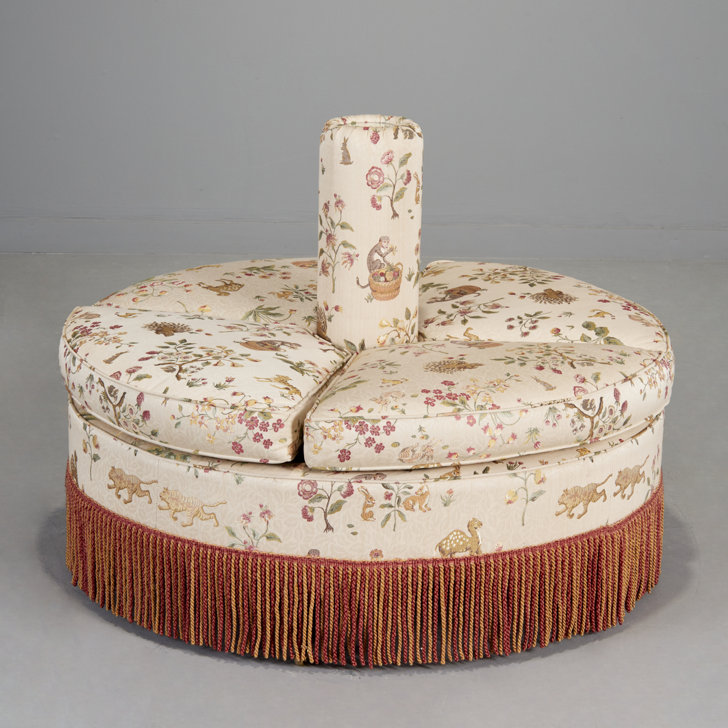 CONTEMPORARY SCHUMACHER 'MENAGERIE'