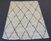 CONTEMPORARY SHAG CARPET, 7 FT
