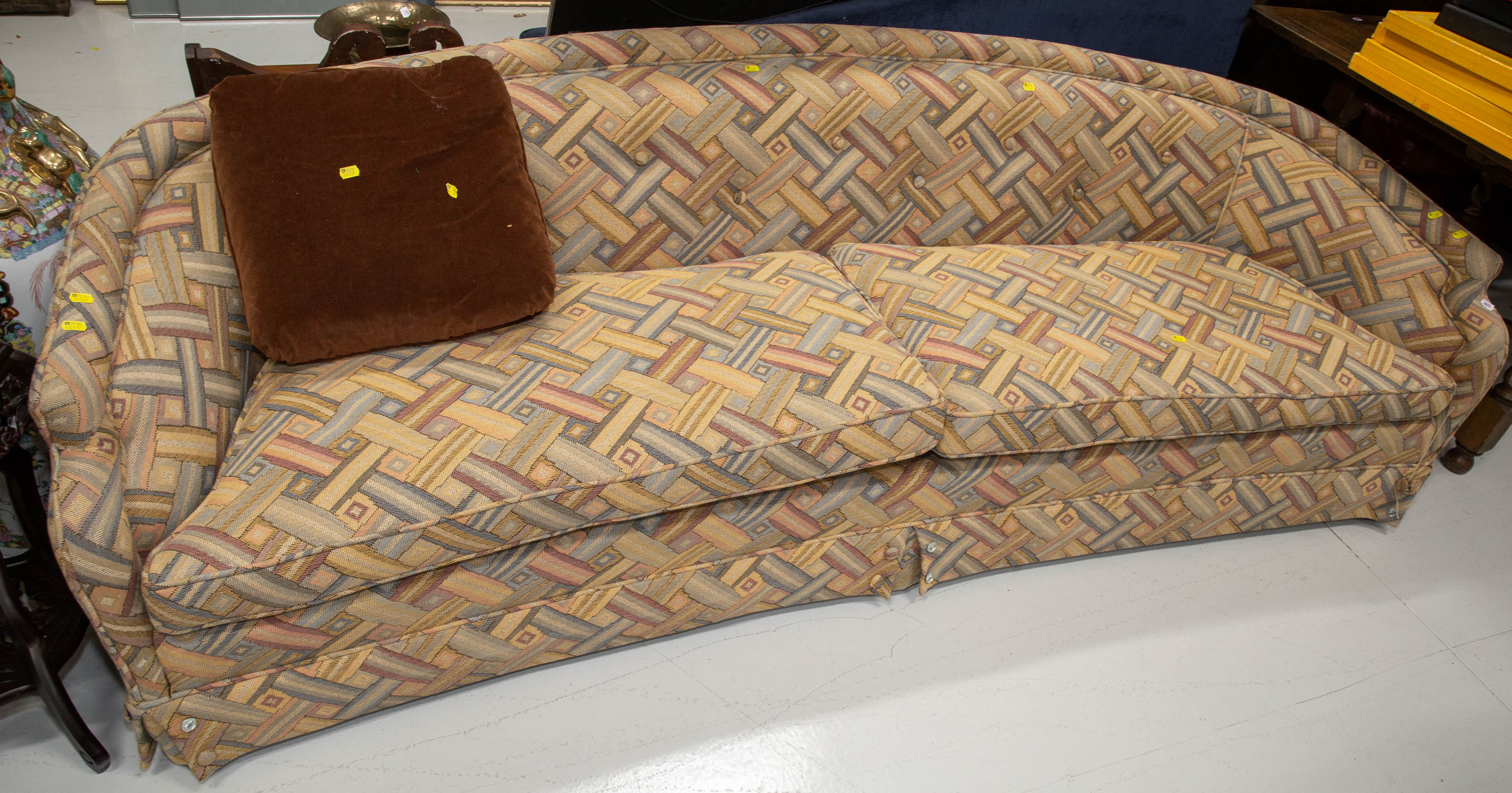 CONTEMPORARY SOFA .