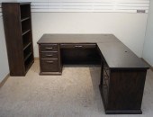 CONTEMPORARY STAINED OAK CORNE