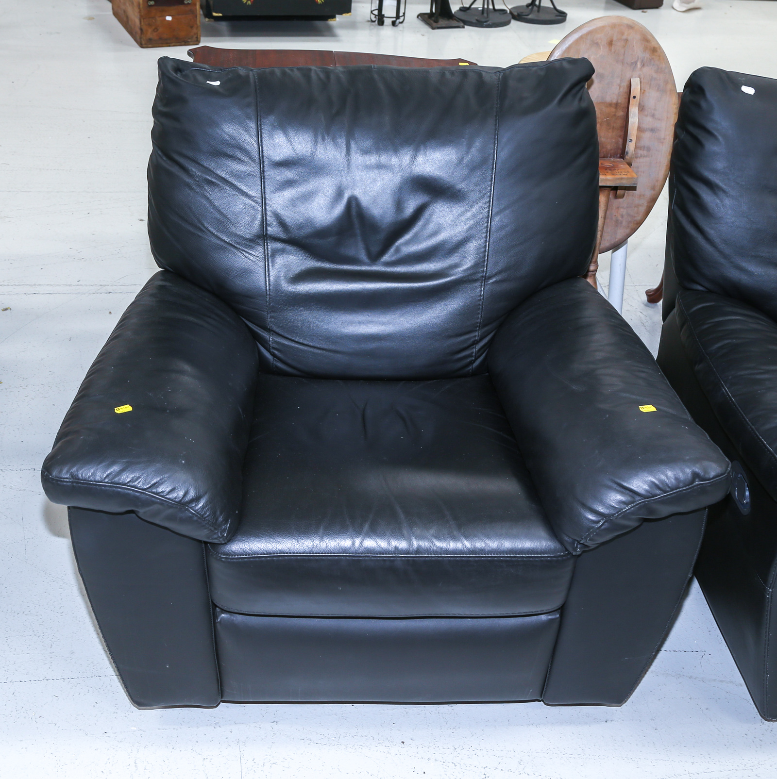 CONTEMPORARY STYLE LEATHER EASY