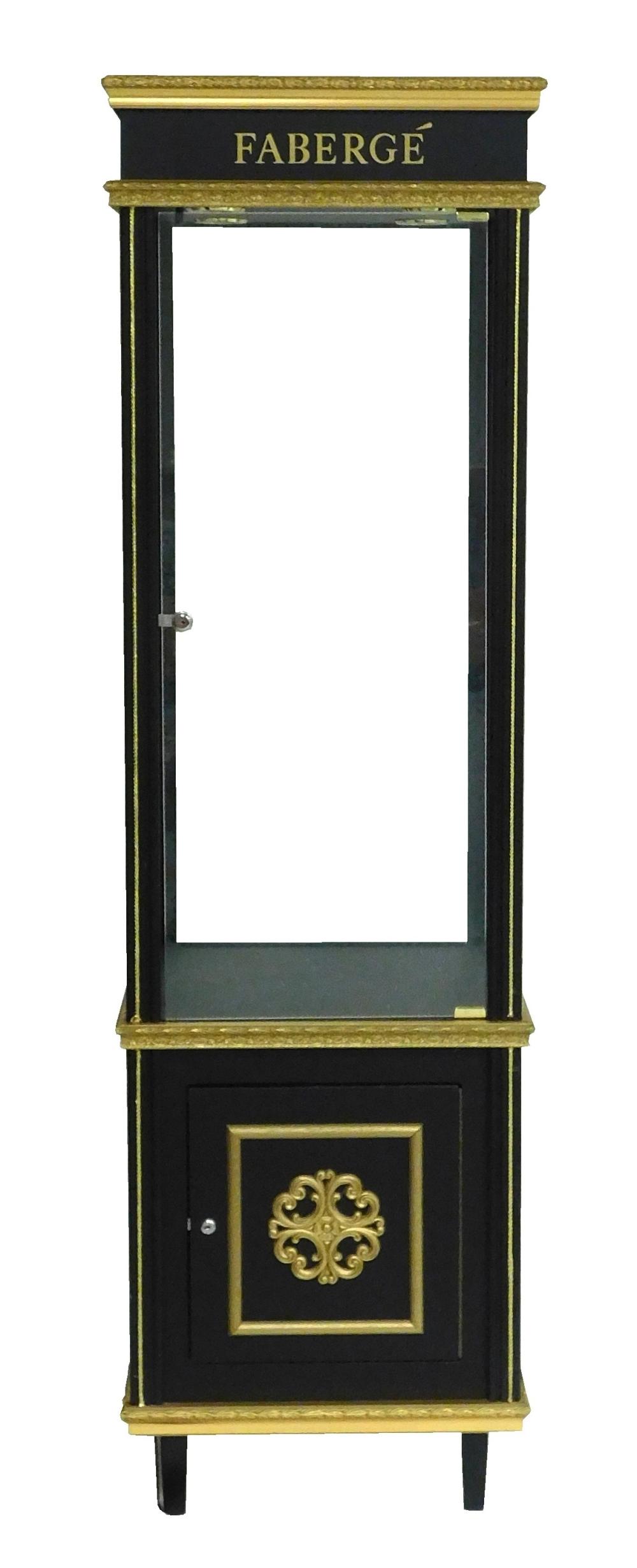 +CONTEMPORARY TALL RETAIL DISPLAY