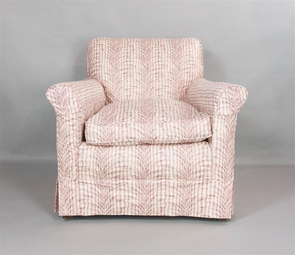 CONTEMPORARY UPHOLSTERED CLUB