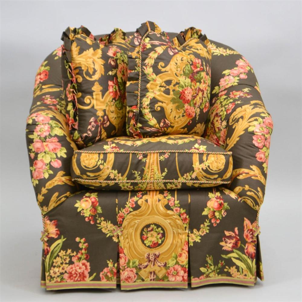 CONTEMPORARY UPHOLSTERED CLUB