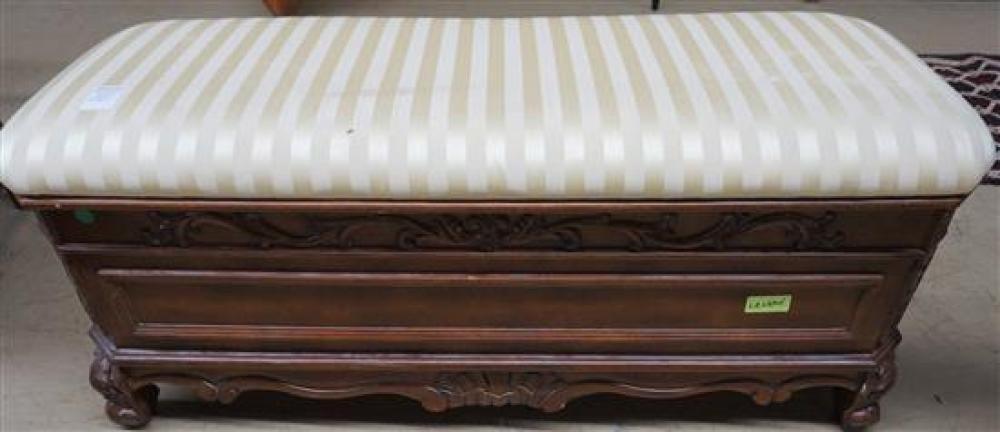 CONTEMPORARY UPHOLSTERED TOP