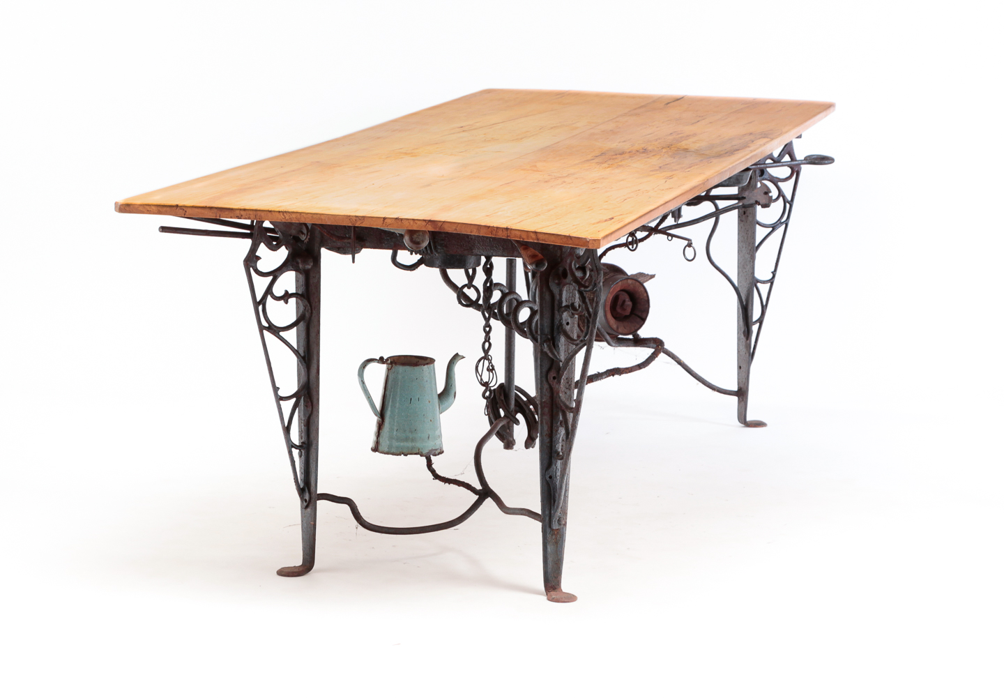 CONTEMPORARY WESTERN THEMED TABLE