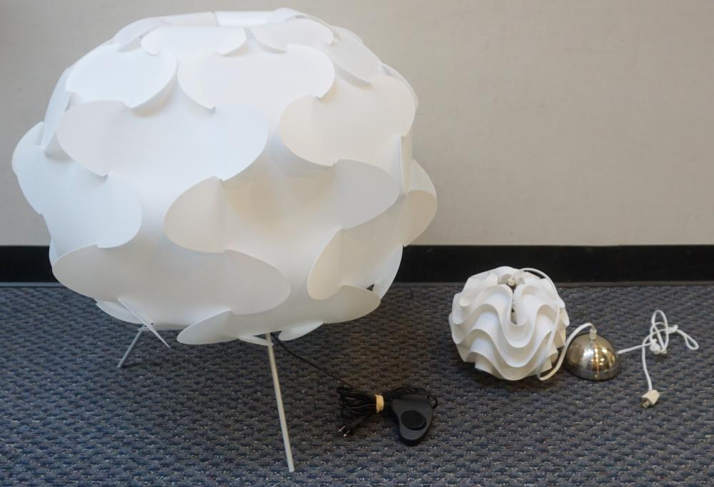 CONTEMPORARY WHITE FLOOR LAMP AND