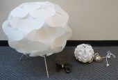 CONTEMPORARY WHITE FLOOR LAMP
