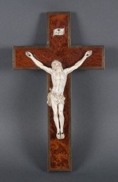 Continental carved ivory figur